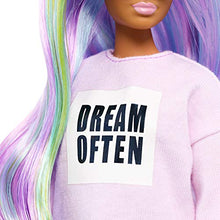 Carica l'immagine nel visualizzatore di Gallery, Barbie- Fashionistas Bambola con Maglione Stampa, Capelli Viola e Occhiali... - Ilgrandebazar