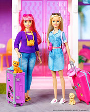 Carica l'immagine nel visualizzatore di Gallery, Barbie in Viaggio, Bambola Bionda con Cucciolo, Valigia che si Apre, Adesivi... - Ilgrandebazar
