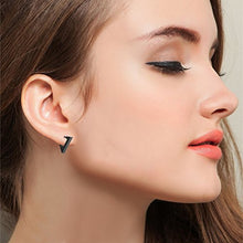 Carica l'immagine nel visualizzatore di Gallery, JewelryWe Orecchini a Triangolo classici da Donna Uomo in Acciaio Nero - Ilgrandebazar
