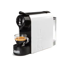Carica l'immagine nel visualizzatore di Gallery, Bialetti Gioia, Macchina Caffè Espresso per Capsule in Alluminio, Supercompatta, Serbatoio 500 ml, Bianco