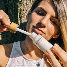 Carica l'immagine nel visualizzatore di Gallery, Siero Acido Ialuronico Puro e Bava di Lumaca Antirughe per Donna e Uomo Idratante Rigenerante con Collagene Contro Acne Cicatrici Macchie Pelle Made in Italy Neauthy 30ml