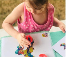 Carica l'immagine nel visualizzatore di Gallery, Crayola Glitter Dots - Sparkle Station Super Set, per Creare Scintillanti Decorazioni con il Glitter Modellabile, 04-1085