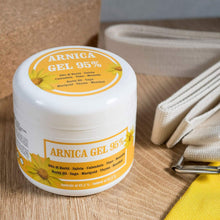 Carica l'immagine nel visualizzatore di Gallery, Arnica per Cavalli Uso Umano Azione Rapida Extra Forte, Gel Made in Italy per Muscoli e Articolazioni, Arnica Gel Forte con 98% Arnica Montana, Formula Naturale 500ml