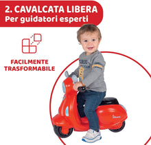 Carica l'immagine nel visualizzatore di Gallery, Chicco Vespa per Bambini Primavera Rossa, Moto Giocattolo Cavalcabile con Pannello Elettronico, Luci e Suoni, Ruote di Supporto Rimuovibili, Max 25 Kg - Giochi per Bambini 1-3 Anni Rosso