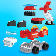 Carica l'immagine nel visualizzatore di Gallery, Mega Bloks - PAW Patrol Camion dei Pompieri di Marshall con Lanciatore, Luci, Scaletta Mobile e Scafo di Salvataggio, 33 Mini Blocchi da Costruzione, Giocattolo per Bambini 3+Anni, GYJ01