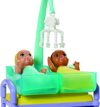 Carica l'immagine nel visualizzatore di Gallery, Barbie- Carriere Playset Pediatra Bambola, 2 Neonati e Accessori Giocattolo per Bambini 3+ Anni, GKH23