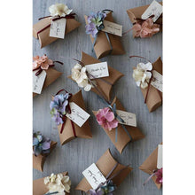 Carica l'immagine nel visualizzatore di Gallery, Naiocase 100pz. Cuscino di Bomboniere Scatole in Carta Kraft con Marrone - Ilgrandebazar
