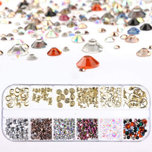 Carica l'immagine nel visualizzatore di Gallery, Mwoot Gemme per Unghie, Pietre, 3 Scatole Set di Strass (900 Pezzi) per Accessori per chiodo Arte