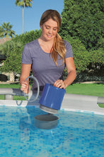 Carica l'immagine nel visualizzatore di Gallery, Bestway 58233 Skimmer di Superficie per Piscine 25x25x32 cm, Grigio