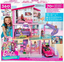 Carica l'immagine nel visualizzatore di Gallery, Barbie Casa dei Sogni per Bambole con 8 Stanze, Garage, Scivolo, Piscina, Ascensore e Accessori, per Bambini 3 + Anni, FHY73