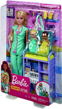Carica l'immagine nel visualizzatore di Gallery, Barbie- Carriere Playset Pediatra Bambola, 2 Neonati e Accessori Giocattolo per Bambini 3+ Anni, GKH23